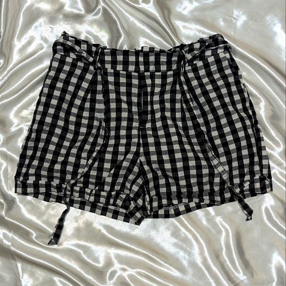 A New Day Women's US Small Black/White High-Waist Gingham Shorts w/ Waist Tie - Picture 2 of 9